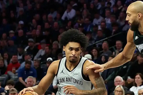 无亚马马刺遇<a href=/lanqiu360/timberwolves/ target=_blank class=infotextkey>森林狼</a>:后卫拼劲难敌双塔觉醒