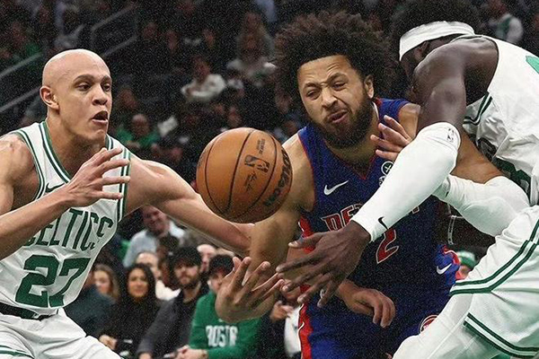 32+10带队逆转!康宁汉姆成最大功臣,活塞四连胜稳坐东部第一