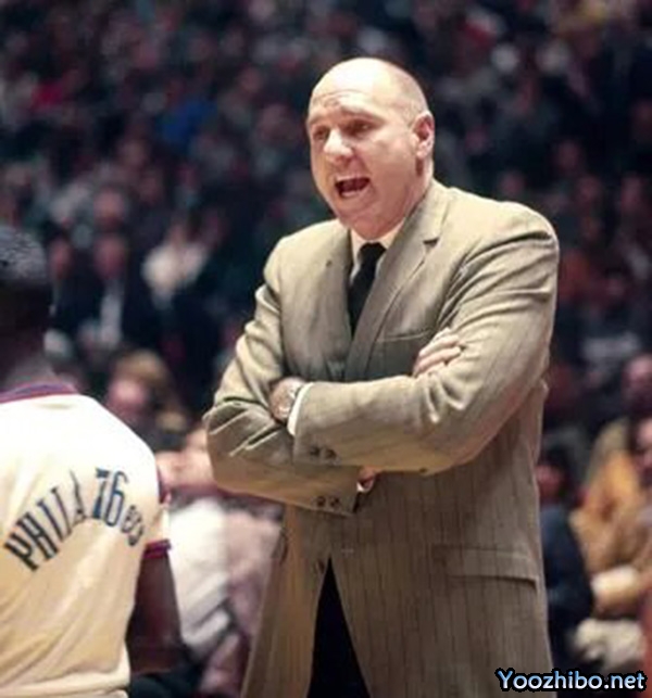 1963-64赛季NBA最佳教练:亚历克斯-汉纳姆的执教艺术