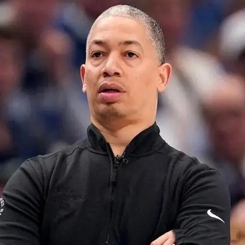 泰伦卢媒体日放豪言:快船首发无敌剑指总冠军