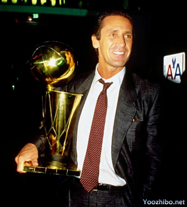 帕特-莱利:1989-90赛季的NBA最佳教练与<a href=/lanqiu360/lakers/ target=_blank class=infotextkey>湖人</a>王朝的缔造者