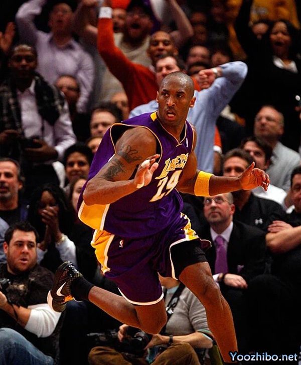 科比-布莱恩特:NBA75大巨星的传奇生涯与不朽精神