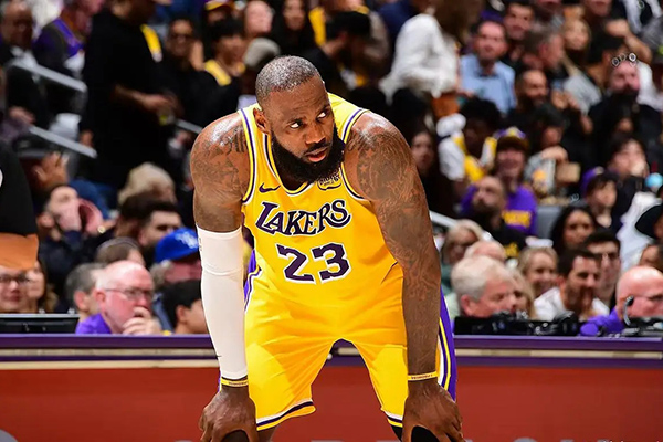 NBA休赛期动态：<a href=/lanqiu360/lakers/ target=_blank class=infotextkey>湖人</a>伤病、勇士签约与<a href=/lanqiu360/76ers/ target=_blank class=infotextkey>76人</a>合同进展