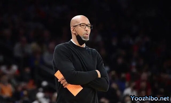 蒙蒂-威廉姆斯:2021-22 赛季,以卓越执教铸就太阳传奇,荣膺最佳教练