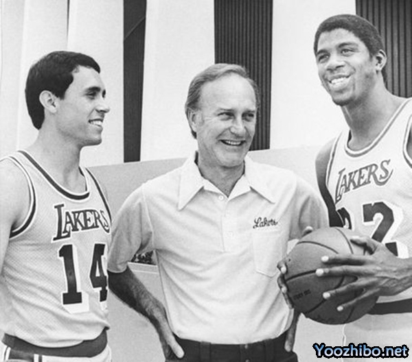 杰克-麦金尼:1980-81赛季NBA最佳教练的传奇执教生涯